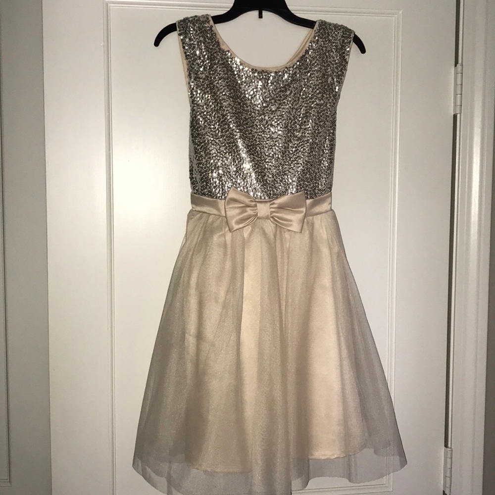 Girls dress